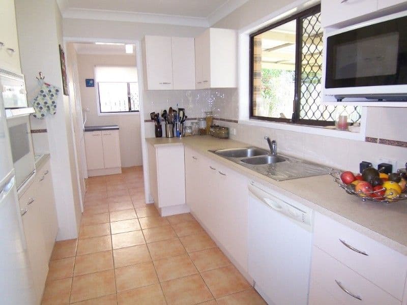 14 Pavuvu Street, MANSFIELD QLD 4122, Mansfield - Thumbnail 4