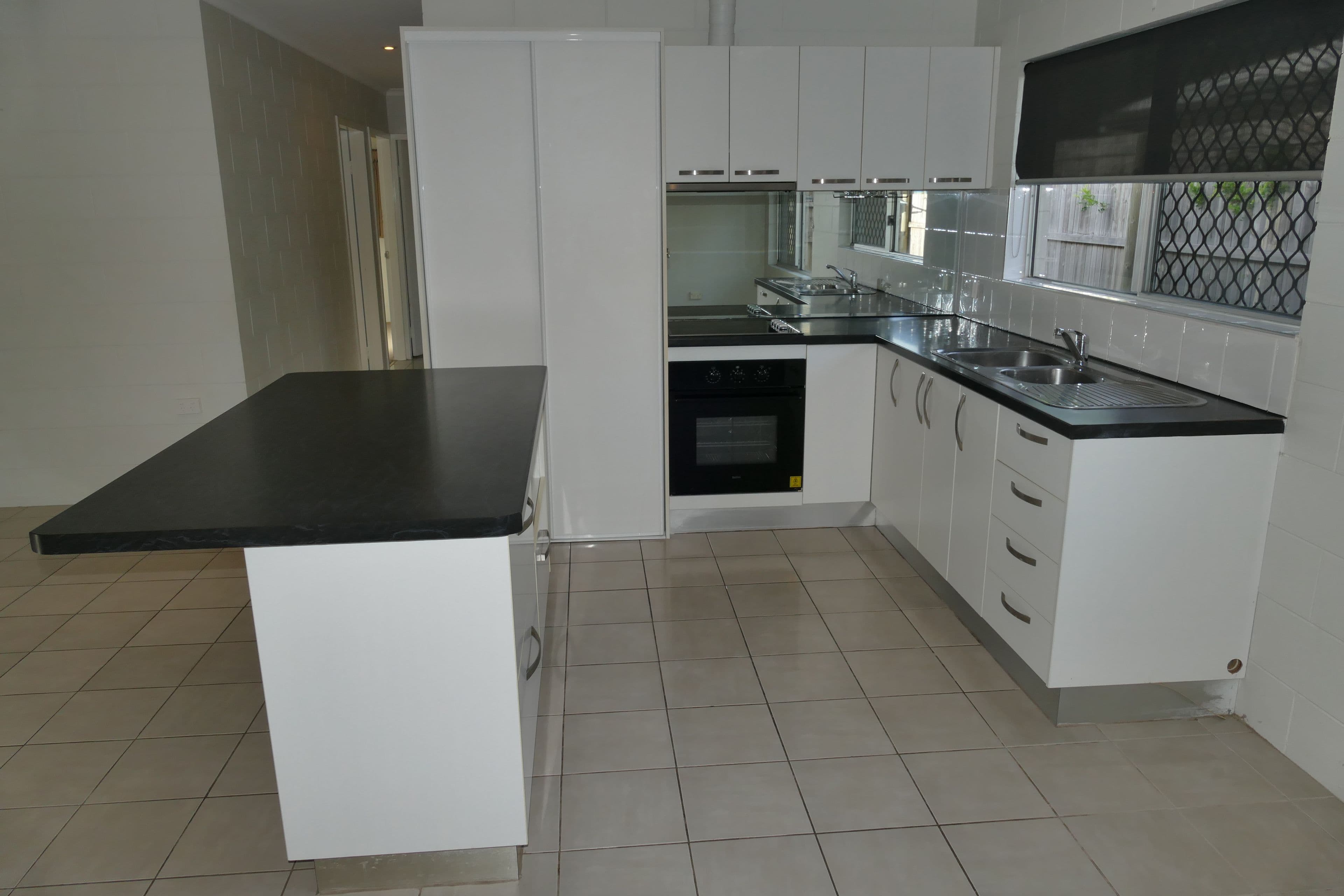 8A Wewak Street, Trinity Beach QLD 4879, Trinity Beach - Thumbnail 4
