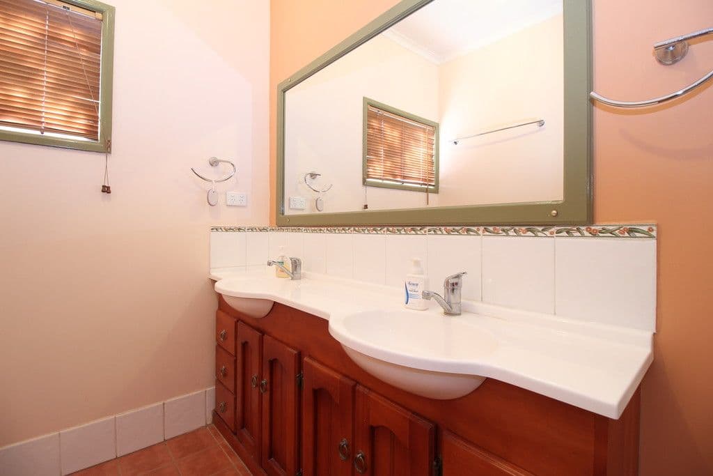 4 Spica Place, Emerald QLD 4720, Emerald - Thumbnail 8