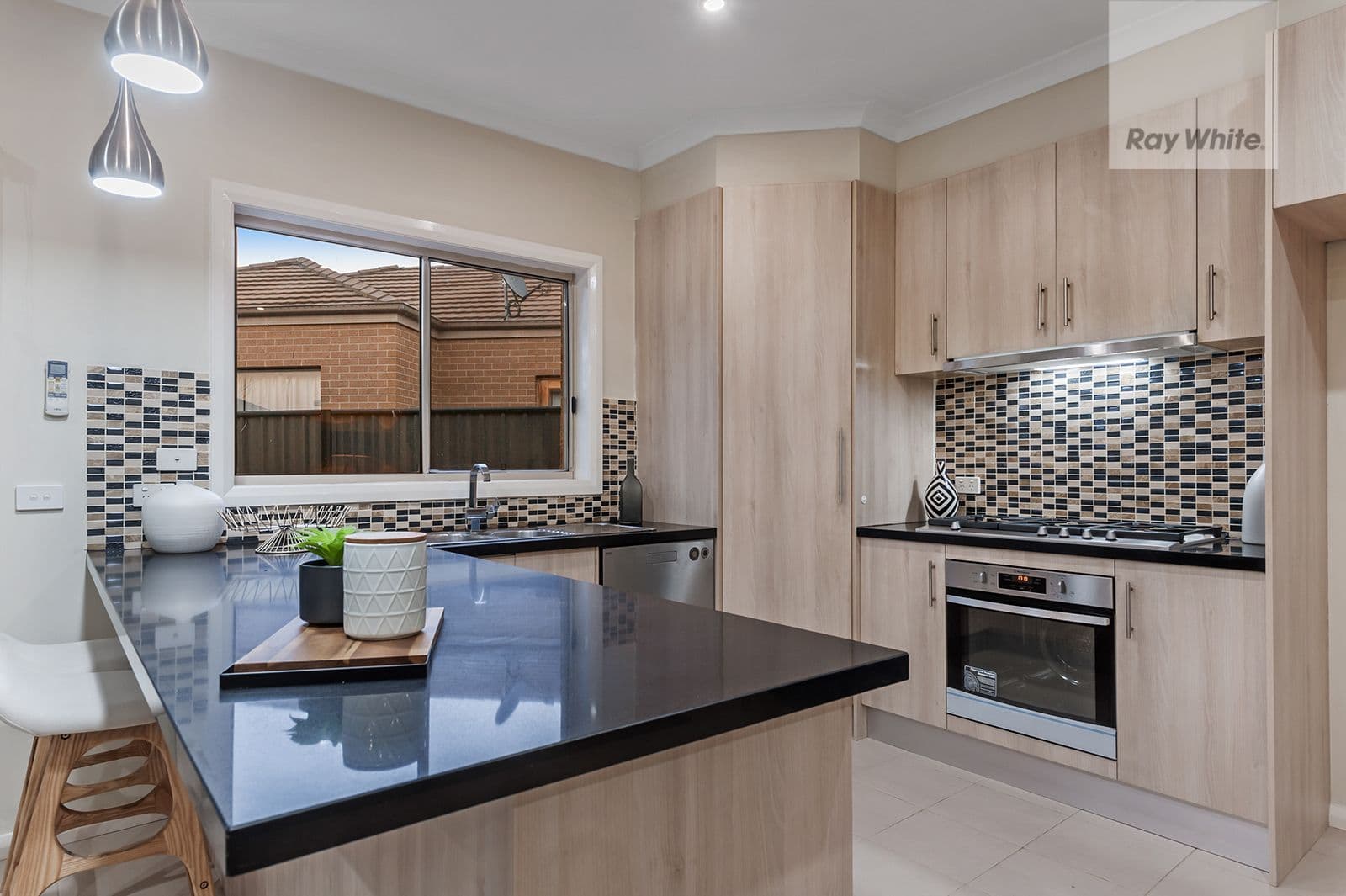 5 Elland Court, Craigieburn VIC 3064, Craigieburn - Thumbnail 7