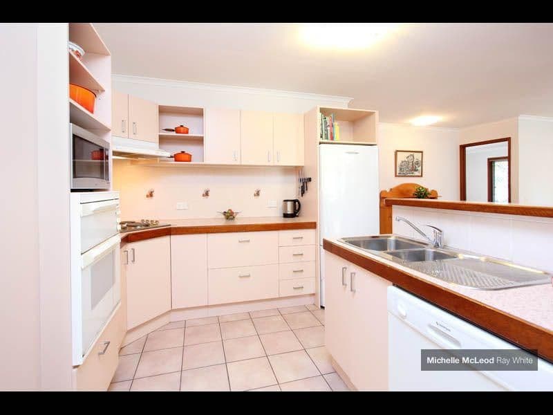 9 Moondarra Street, CHAPEL HILL QLD 4069, Chapel Hill - Thumbnail 5