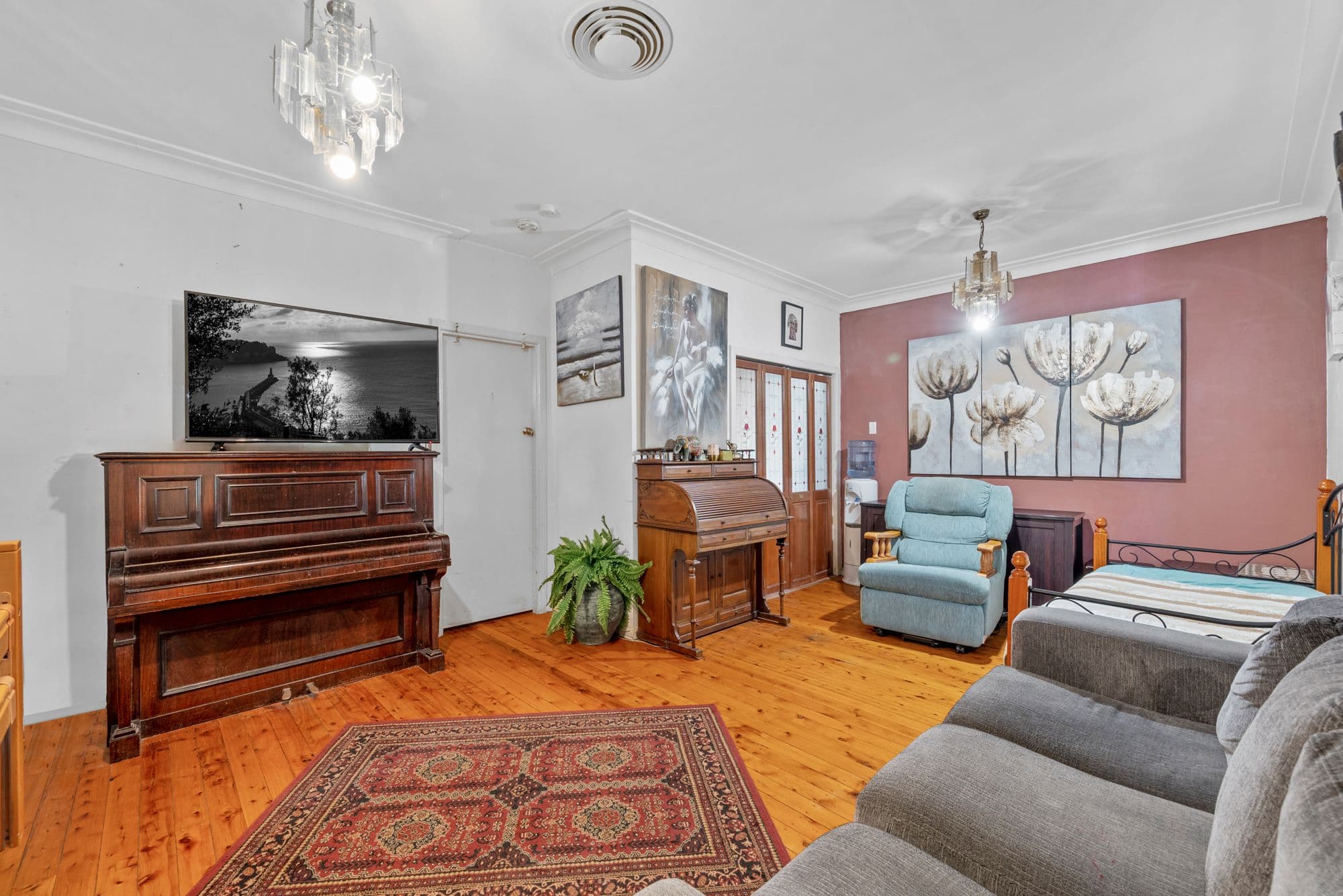 28 College Road, Campbelltown NSW 2560, Campbelltown - Thumbnail 2