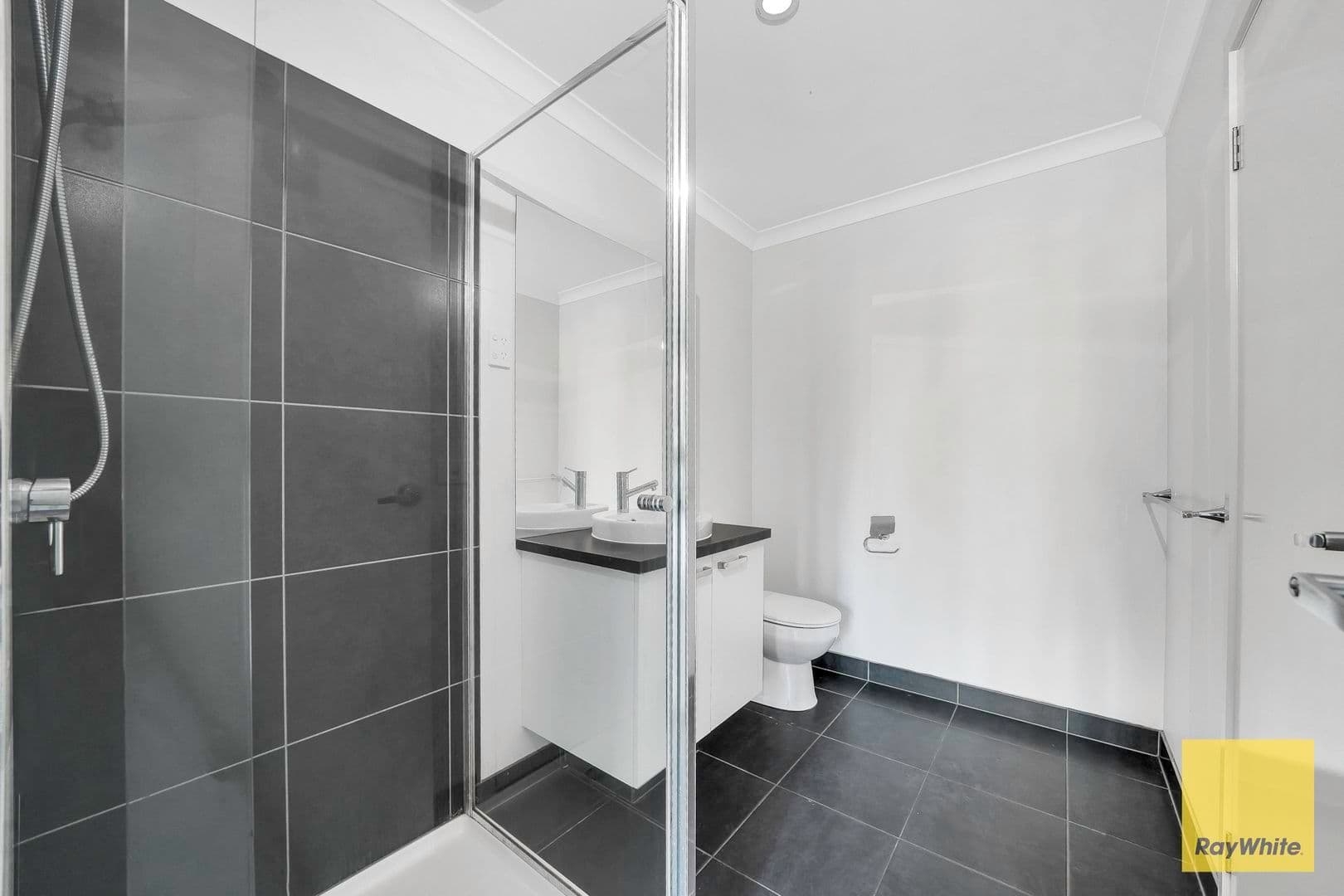 14 Luna Way, Point Cook VIC 3030, Point Cook - Thumbnail 3