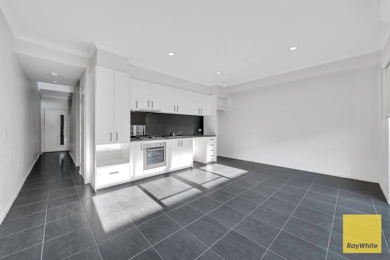 14 Luna Way, Point Cook VIC 3030, Point Cook - Thumbnail 6