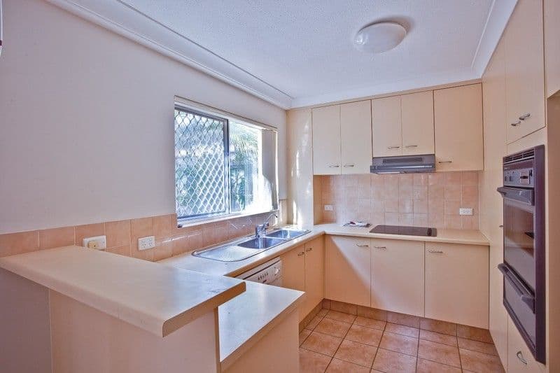1 'Lynda Lodge' 14 Second Avenue, BROADBEACH QLD 4218, Broadbeach - Thumbnail 2