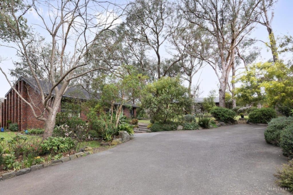 135 Research-Warrandyte Road, North Warrandyte - Image 1