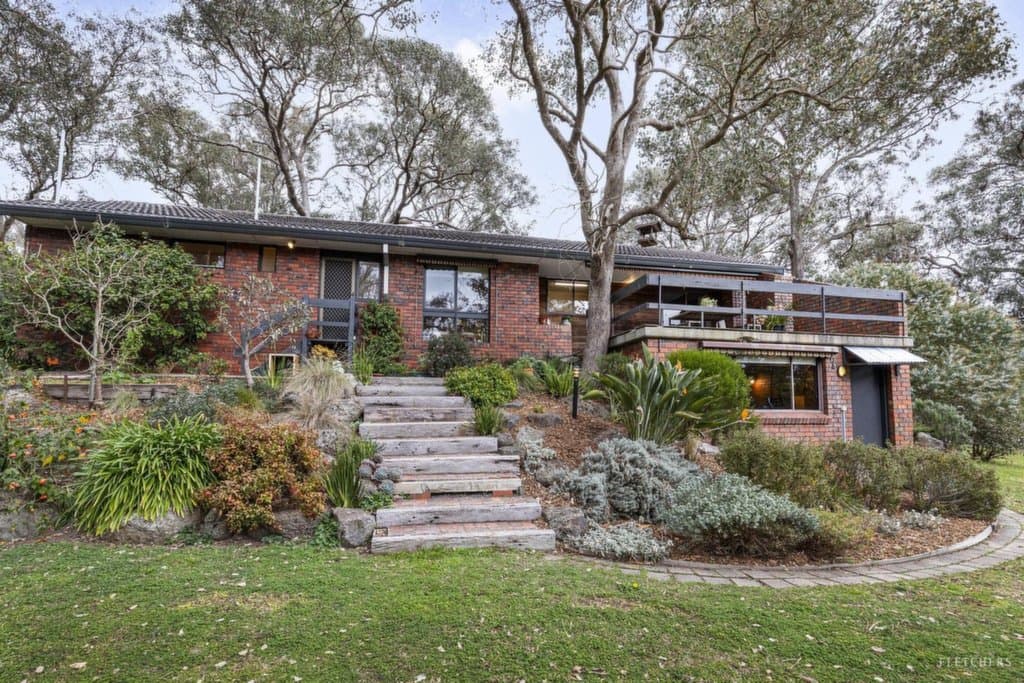 135 Research-Warrandyte Road, North Warrandyte - Thumbnail 2