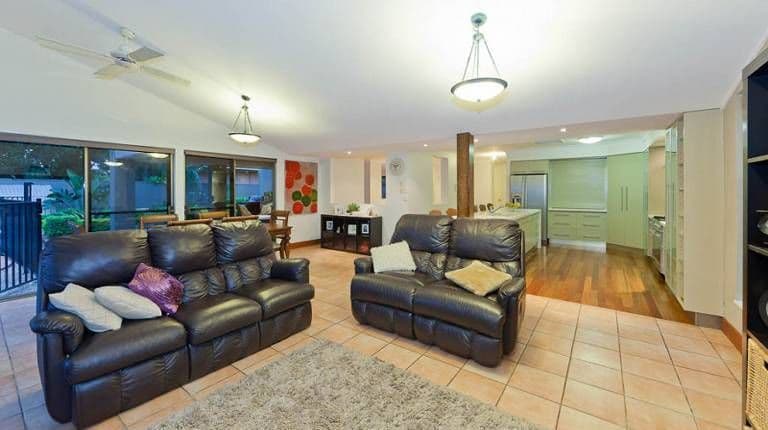 39 Beverley Crescent, BROADBEACH WATERS QLD 4218, Broadbeach Waters - Thumbnail 4