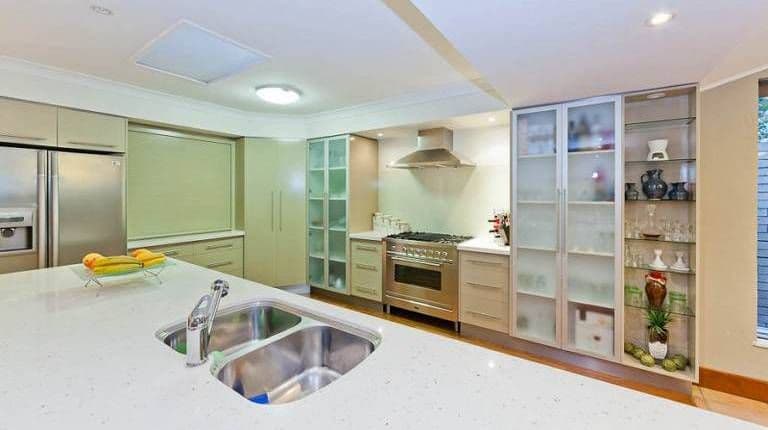 39 Beverley Crescent, BROADBEACH WATERS QLD 4218, Broadbeach Waters - Thumbnail 5