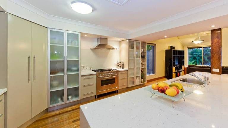 39 Beverley Crescent, BROADBEACH WATERS QLD 4218, Broadbeach Waters - Thumbnail 7