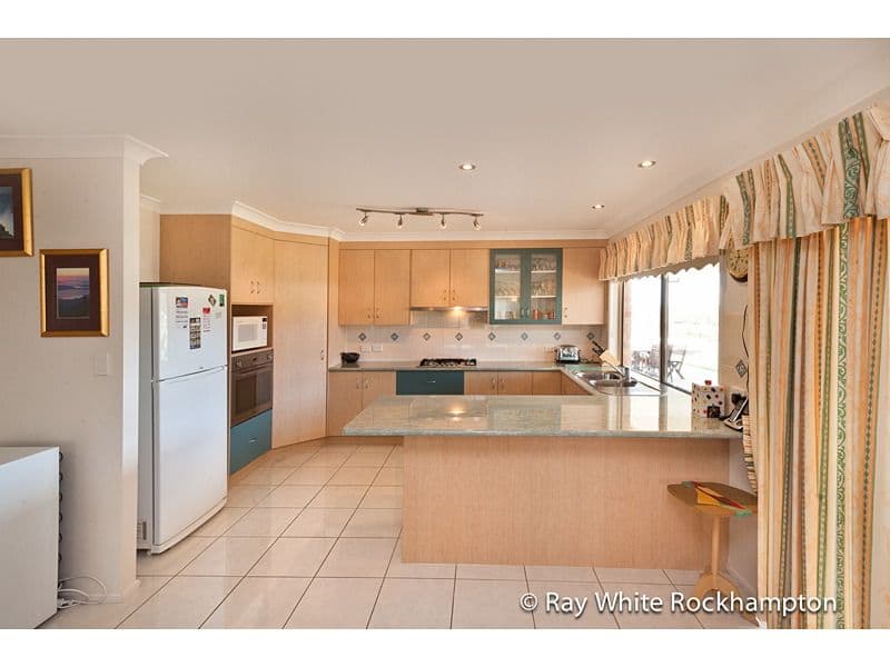 8 Trenwith Terrace, ROCKYVIEW QLD 4701, Rockyview - Thumbnail 4