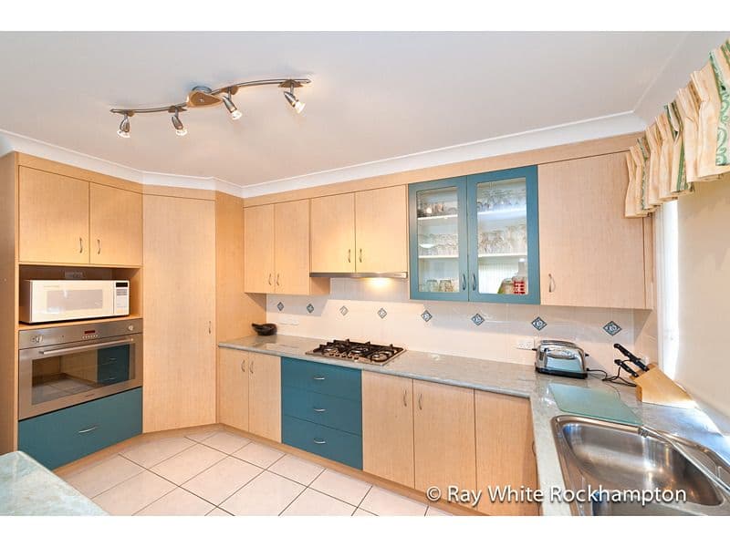 8 Trenwith Terrace, ROCKYVIEW QLD 4701, Rockyview - Thumbnail 8
