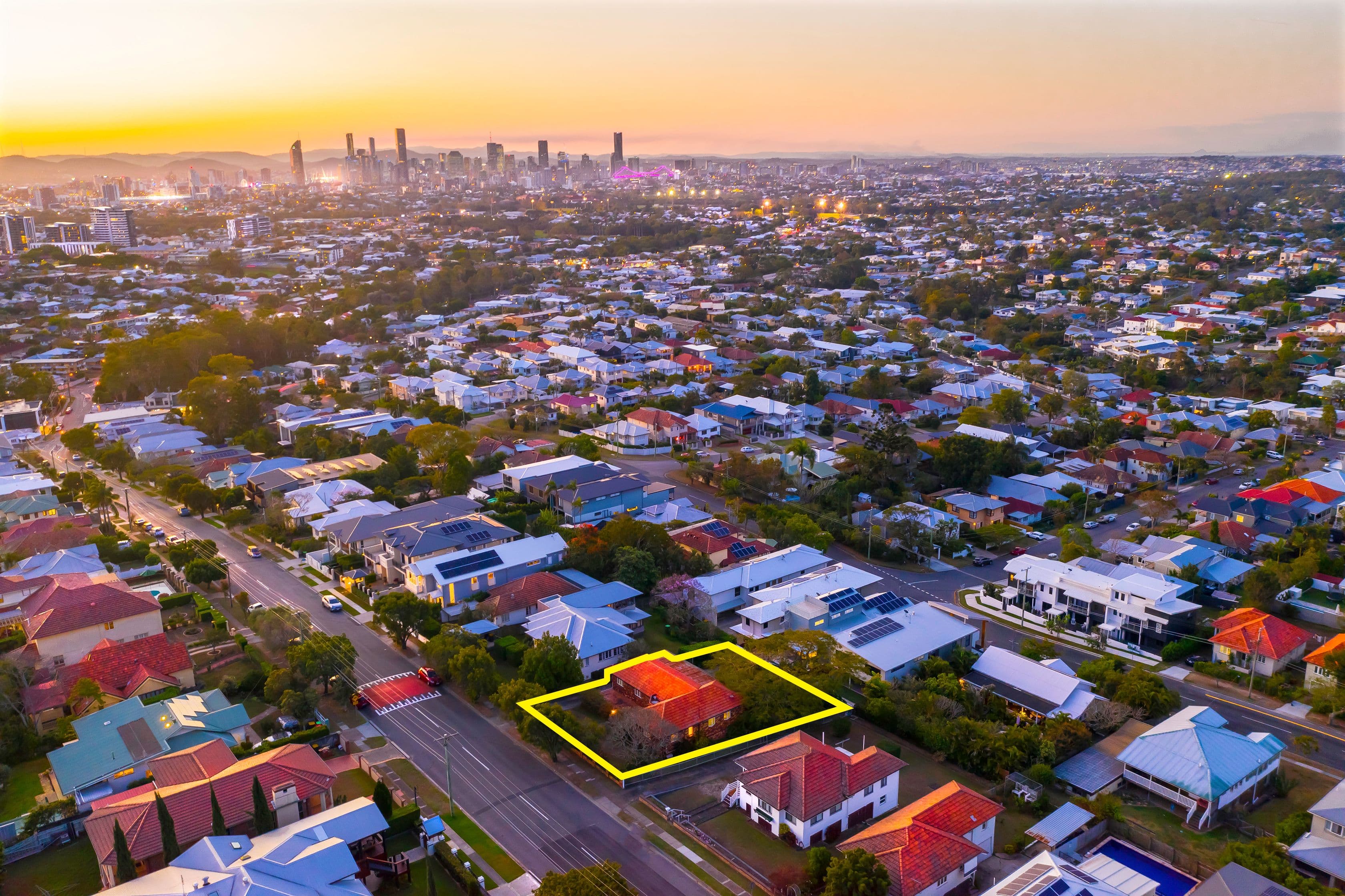 52 Newman Avenue, Camp Hill QLD 4152, Camp Hill - Image 1