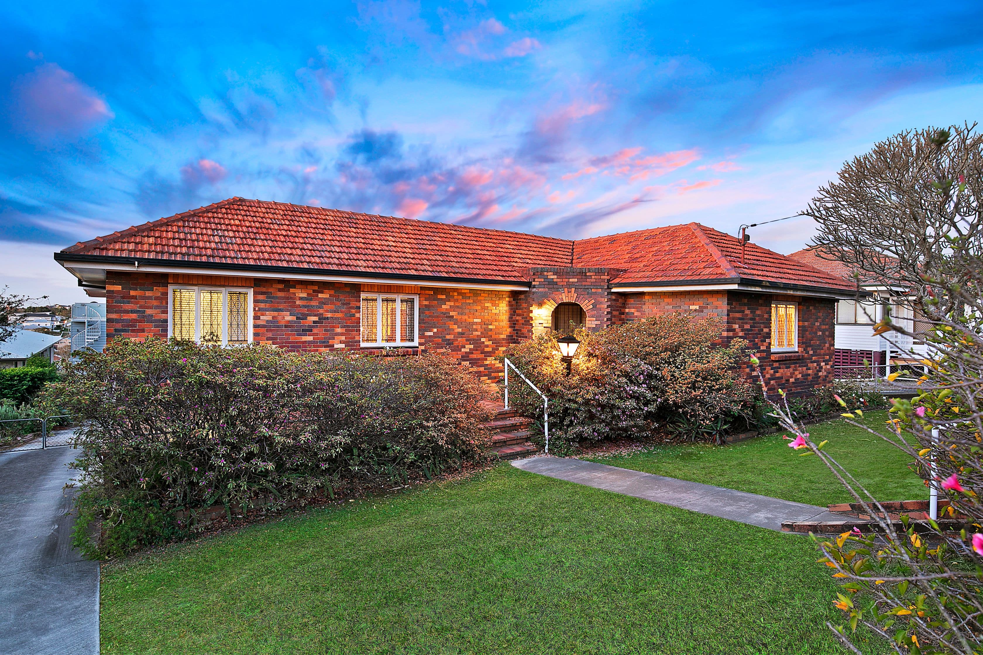 52 Newman Avenue, Camp Hill QLD 4152, Camp Hill - Thumbnail 2