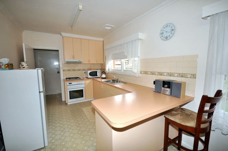72 Ruhamah Avenue, BELL POST HILL VIC 3215, Bell Post Hill - Thumbnail 3
