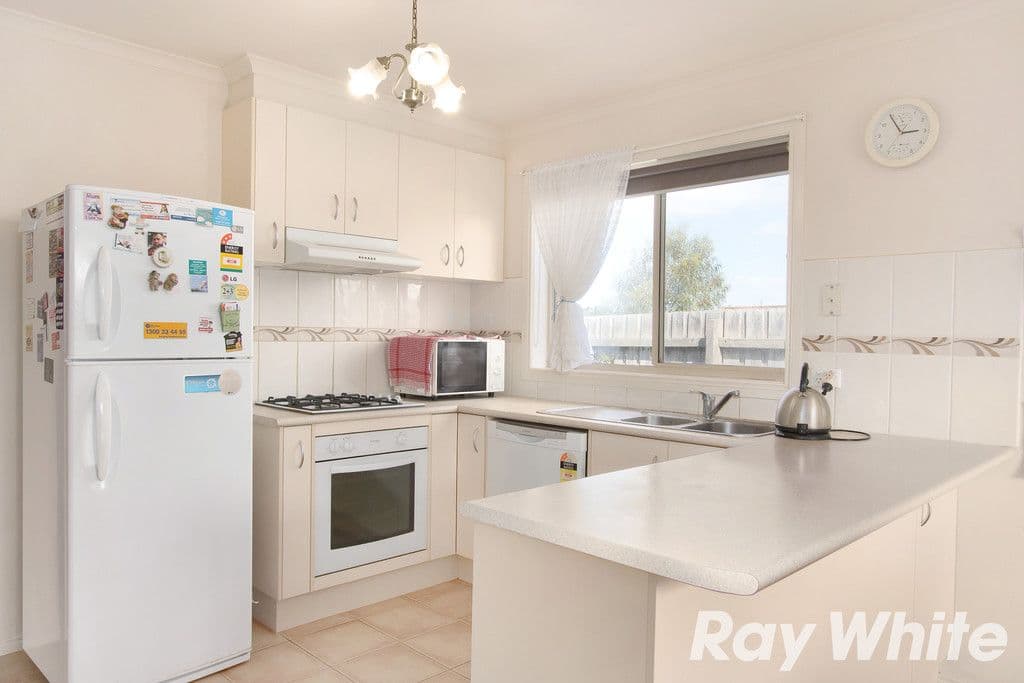 1 Sir Thomas Drive, Pakenham VIC 3810, Pakenham - Thumbnail 2
