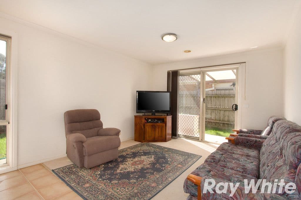 1 Sir Thomas Drive, Pakenham VIC 3810, Pakenham - Thumbnail 3