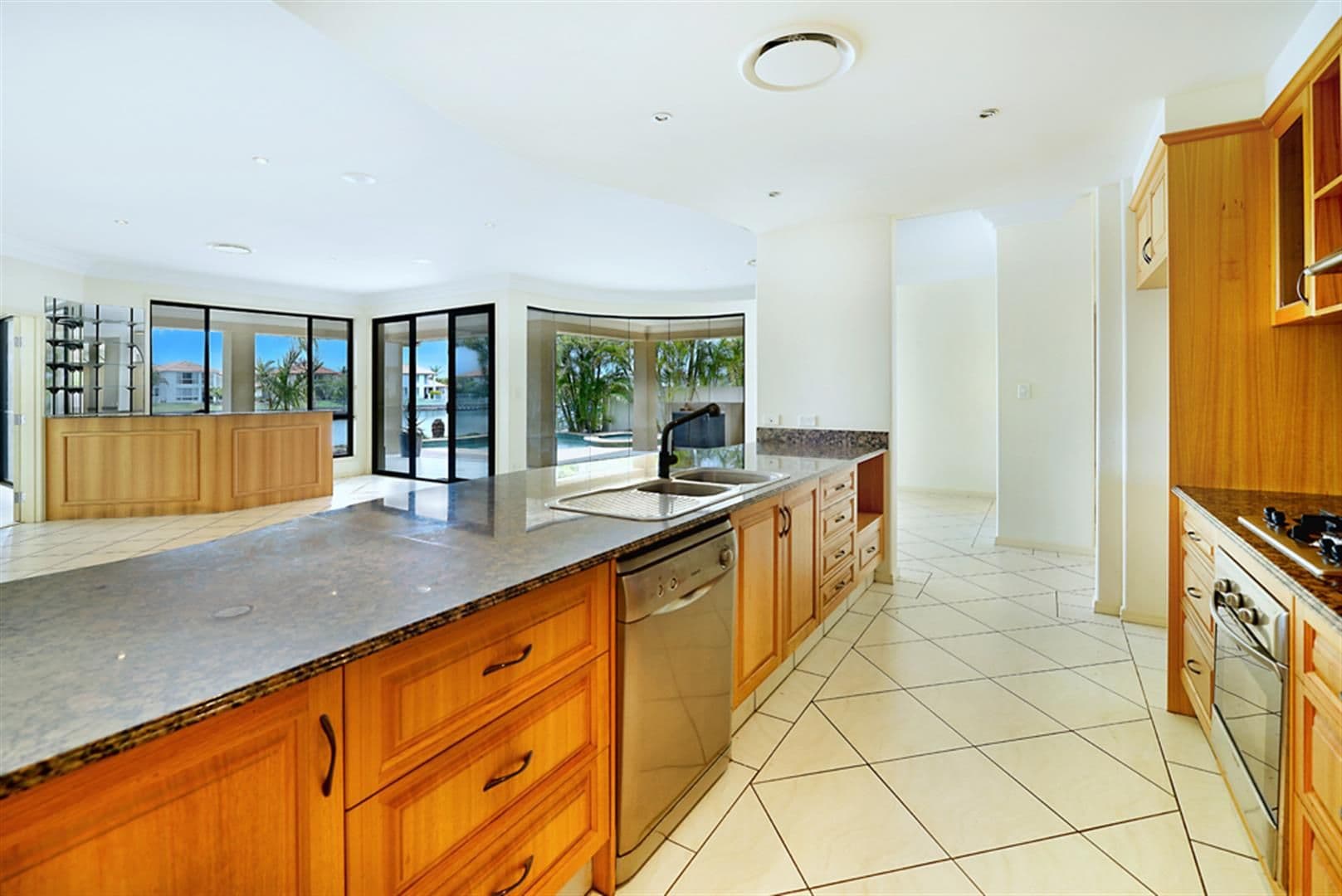 11A Windchimes Way, HELENSVALE QLD 4212, Helensvale - Thumbnail 6