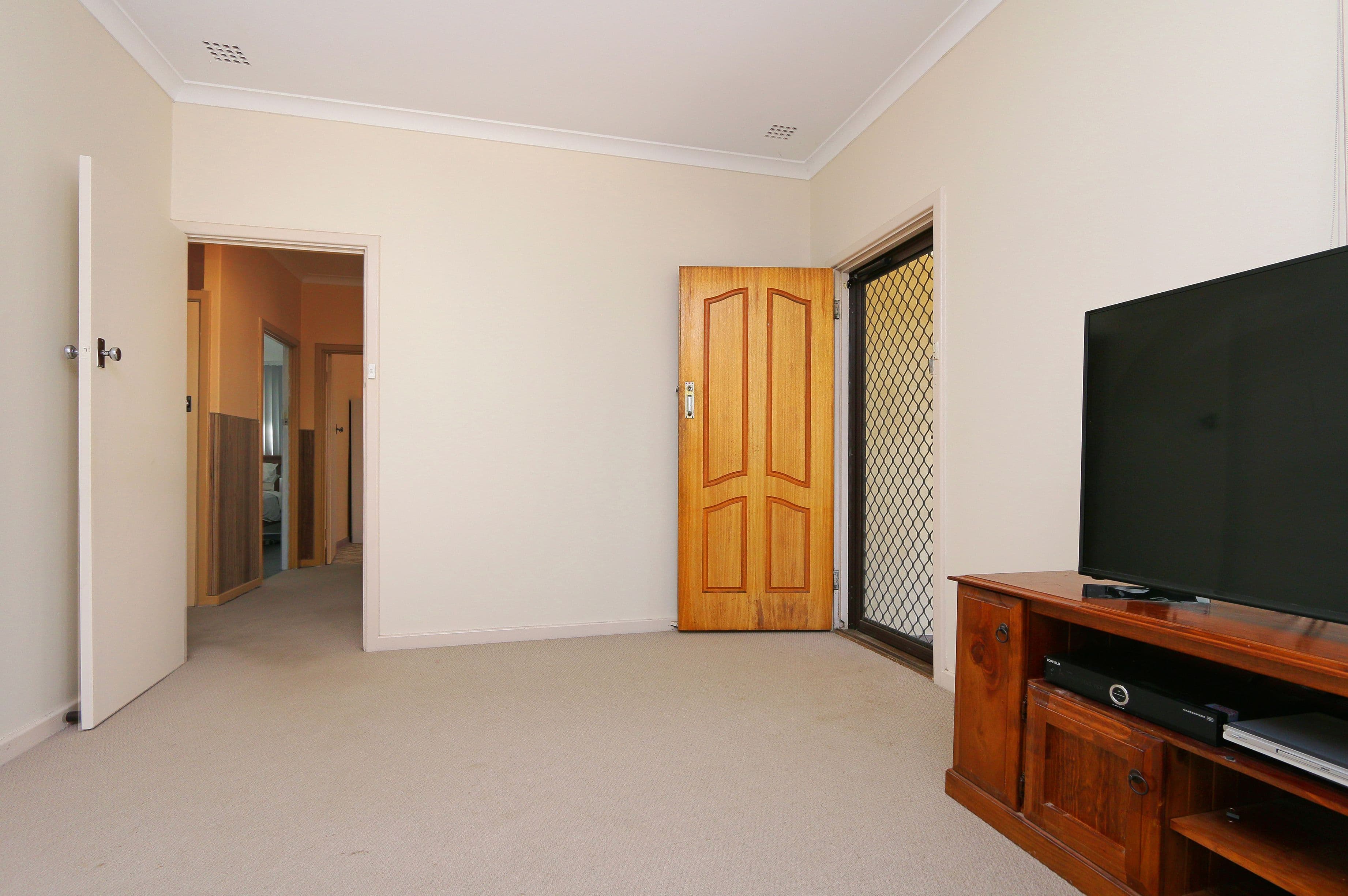 61 Coolbellup Avenue, Coolbellup WA 6163, Coolbellup - Thumbnail 3