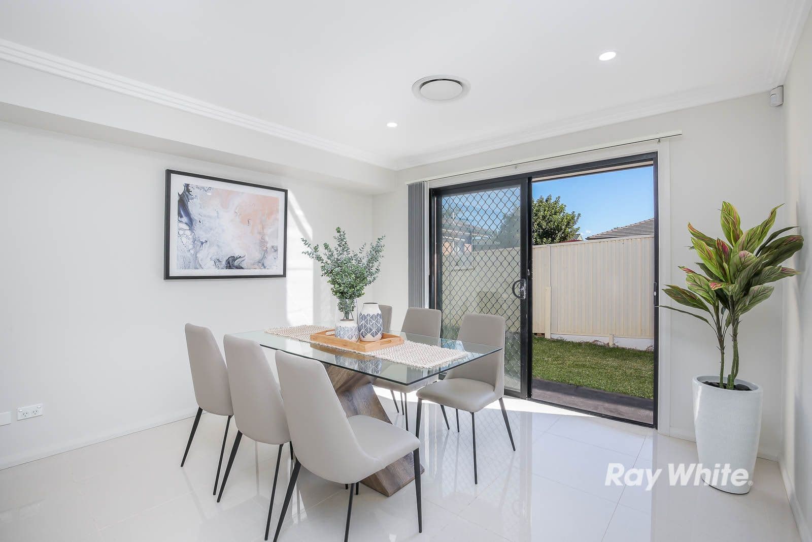 15 Corio Drive, St Clair - Thumbnail 3