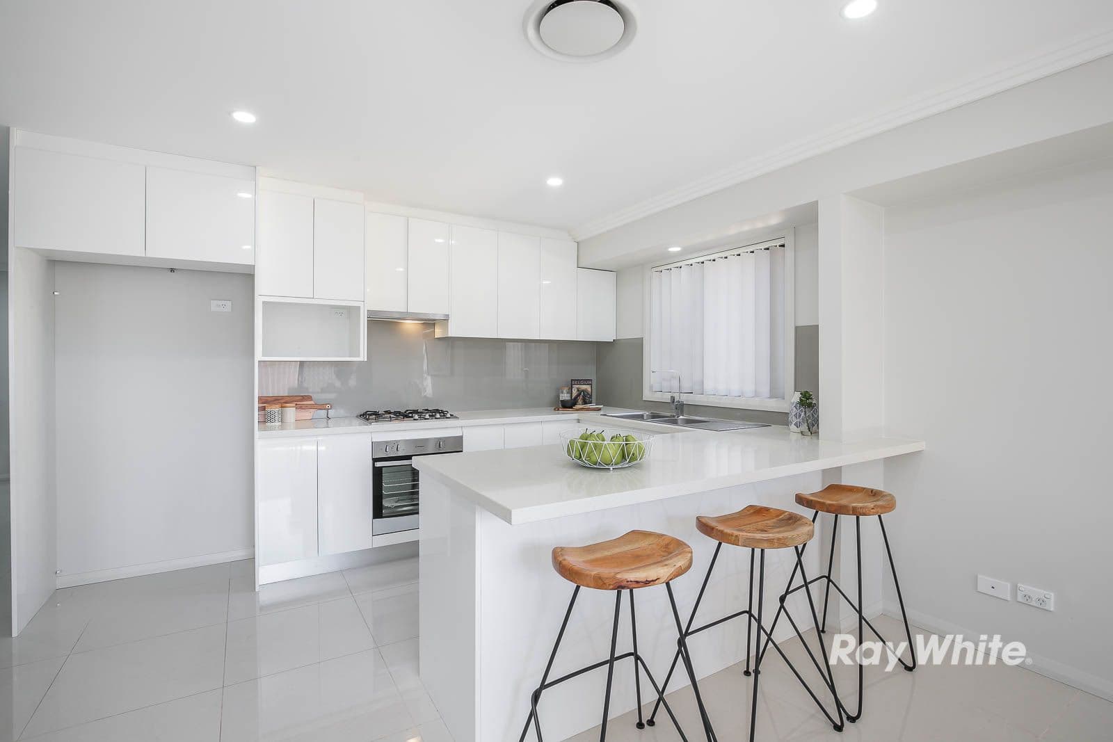 15 Corio Drive, St Clair - Thumbnail 4