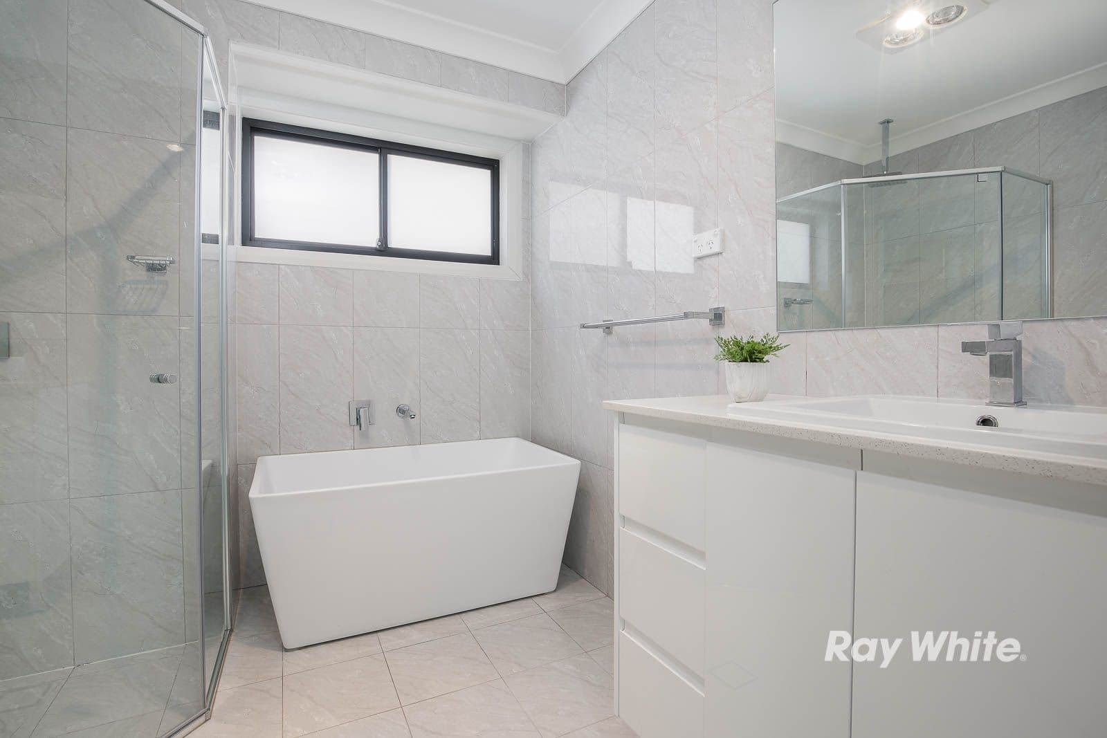 15 Corio Drive, St Clair - Thumbnail 7