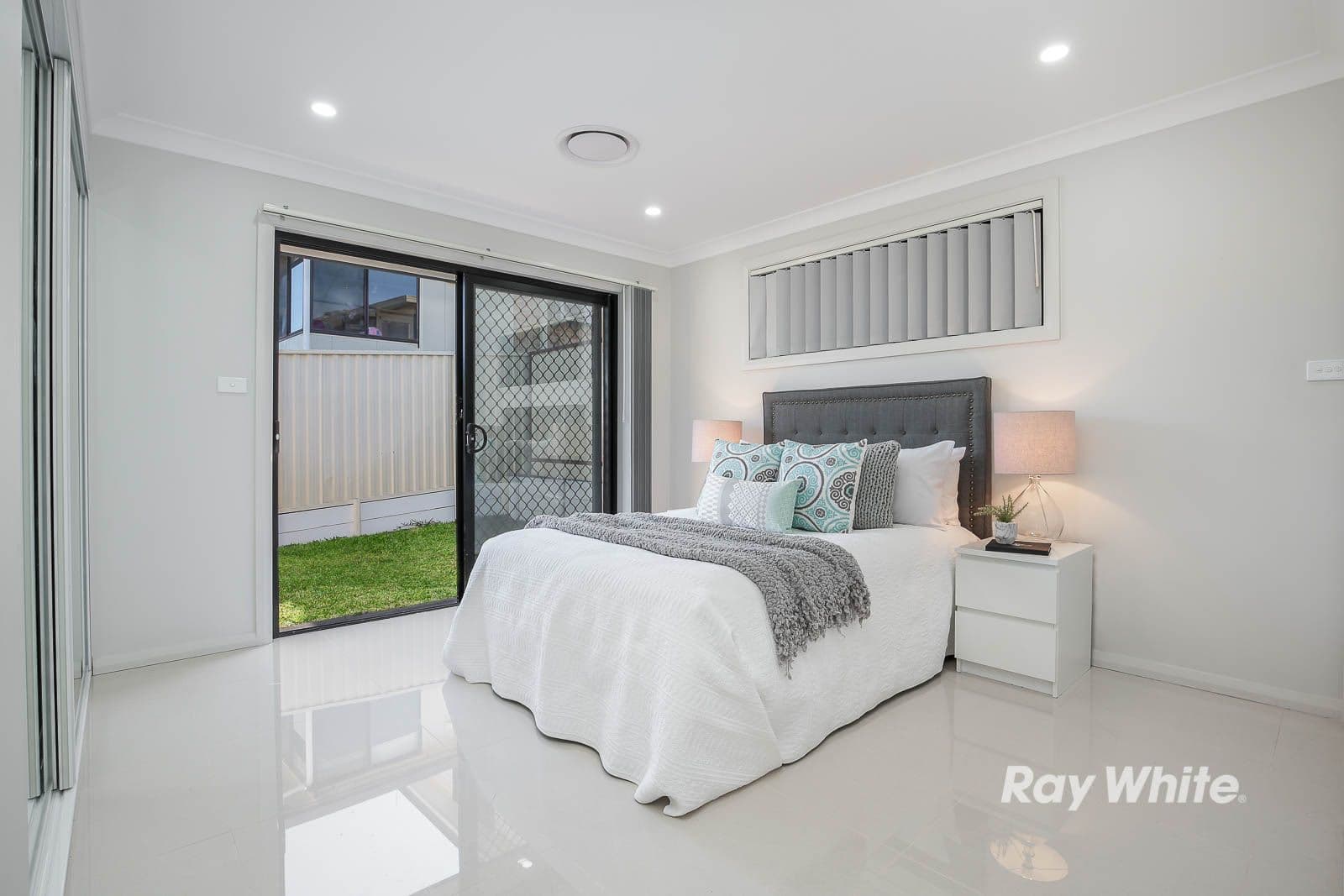 15 Corio Drive, St Clair - Thumbnail 8
