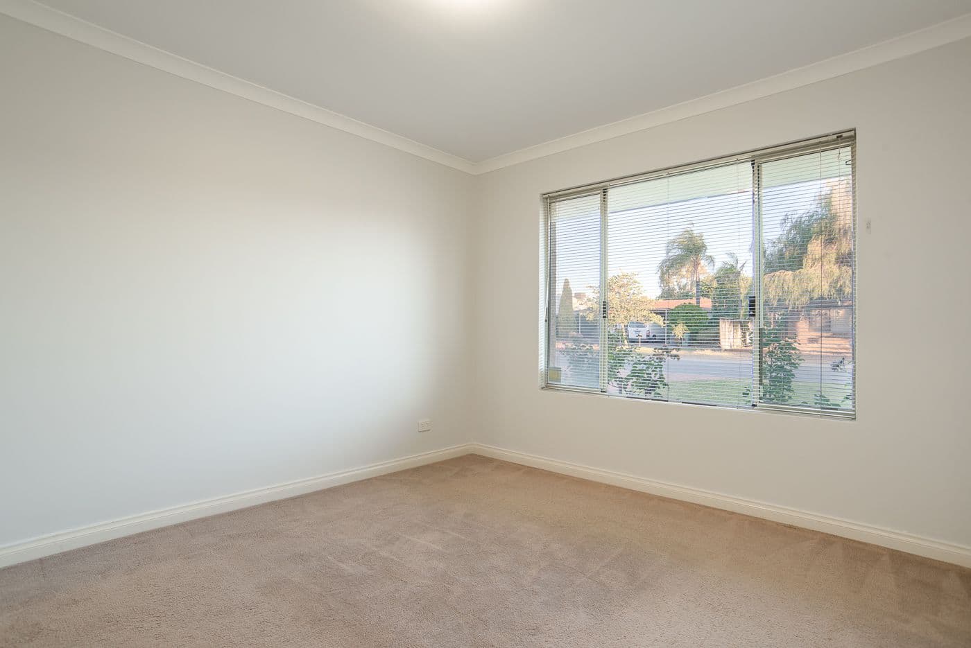 122 Thomas Street, Queens Park WA 6107, Queens Park - Thumbnail 4