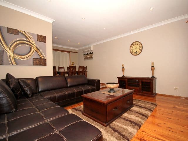 96 Flinders Road, GEORGES HALL NSW 2198, Georges Hall - Thumbnail 3