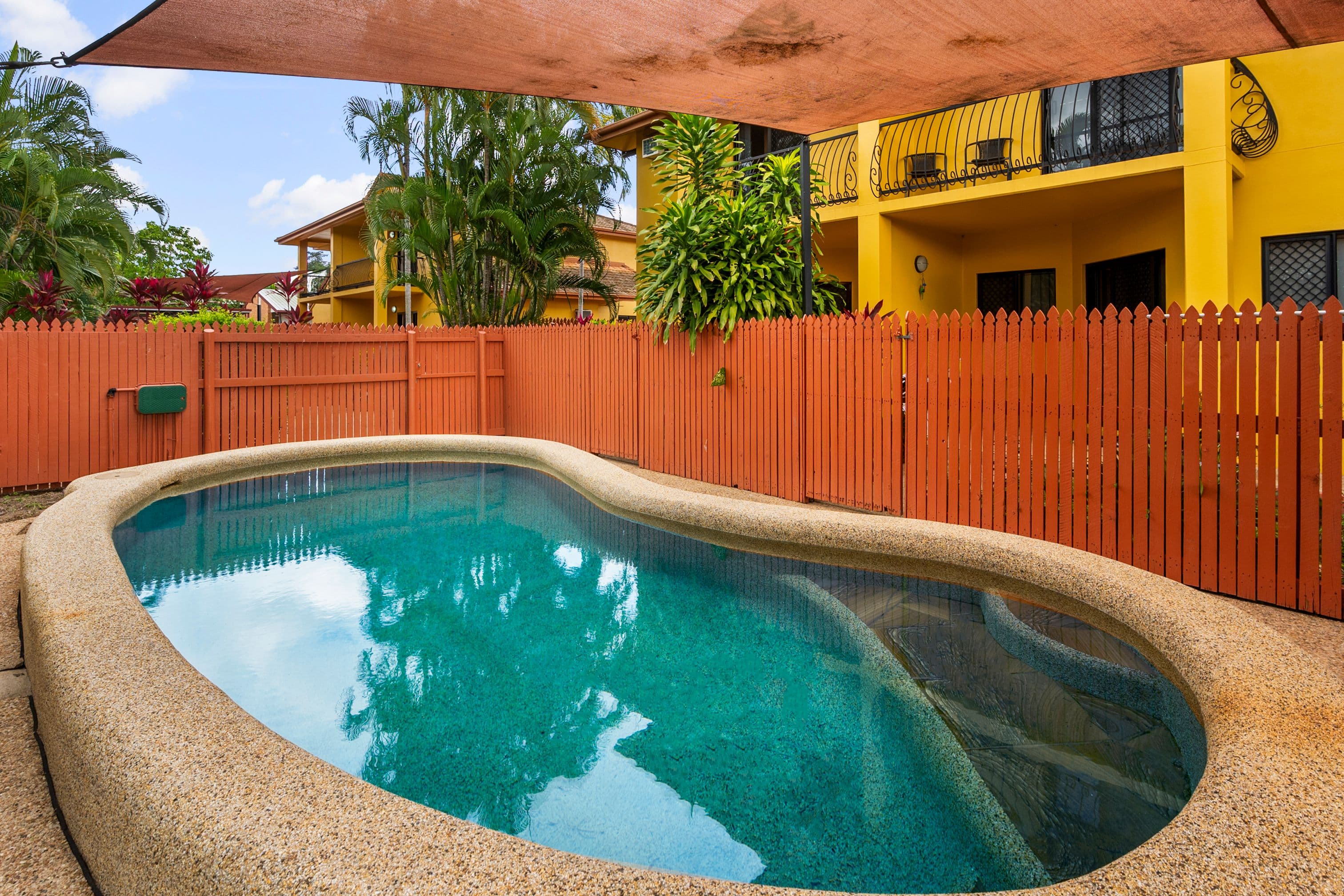 11 Diprose Street, Pimlico QLD 4812, Pimlico - Thumbnail 2