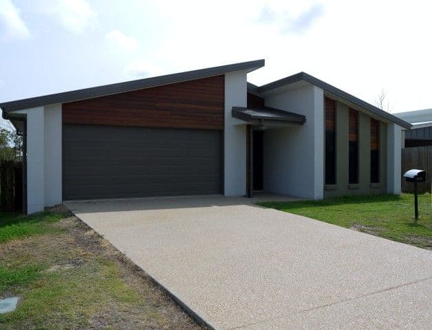 33 Daintree Boulevard, NEW AUCKLAND QLD 4680, New Auckland - Image 1