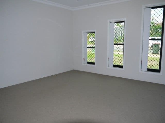 33 Daintree Boulevard, NEW AUCKLAND QLD 4680, New Auckland - Thumbnail 2
