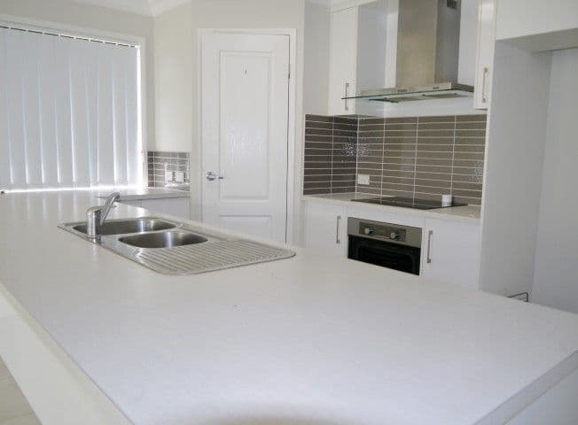 33 Daintree Boulevard, NEW AUCKLAND QLD 4680, New Auckland - Thumbnail 7