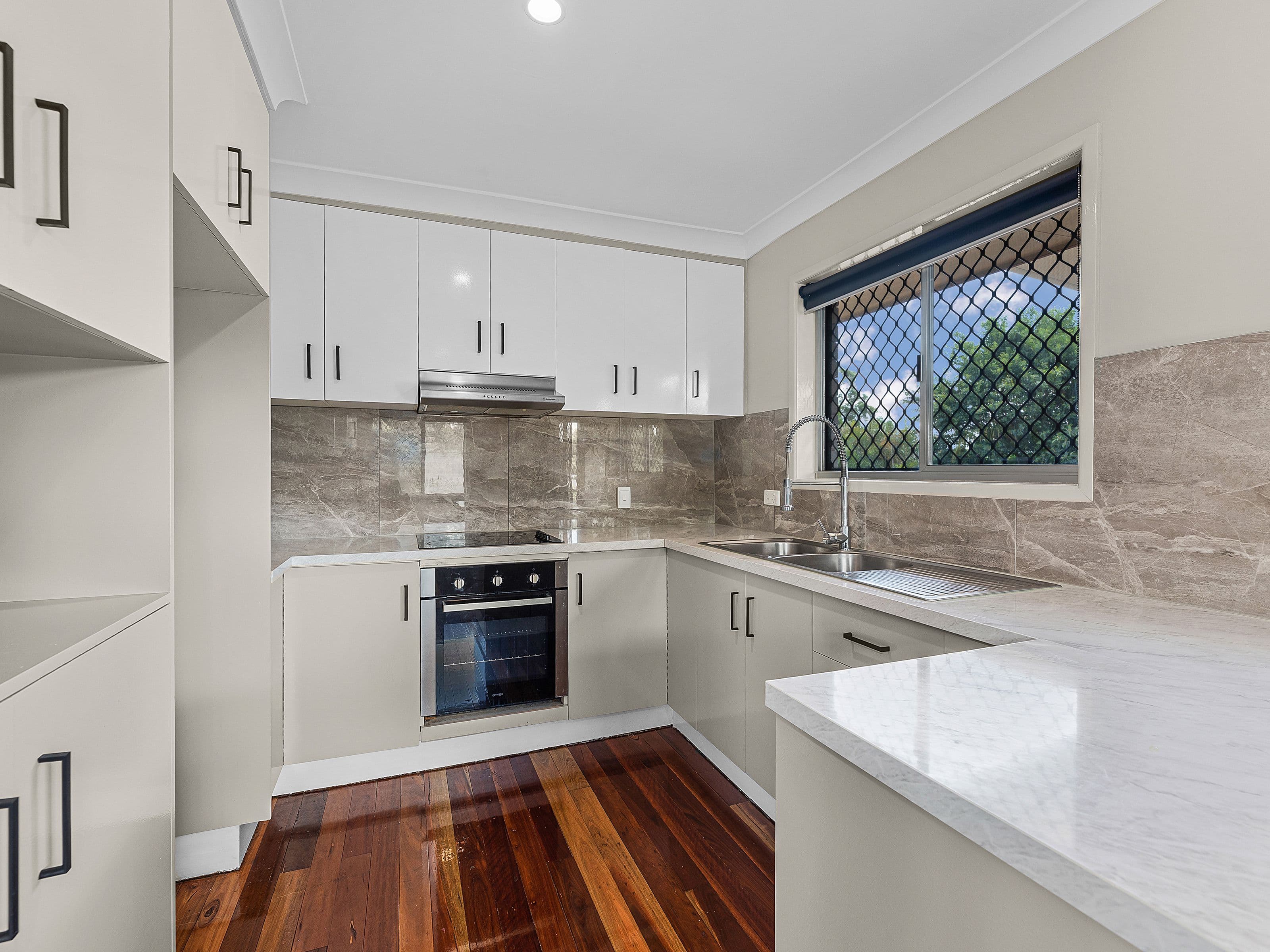 19 Skinner Crescent, Silkstone QLD 4304, Silkstone - Thumbnail 5