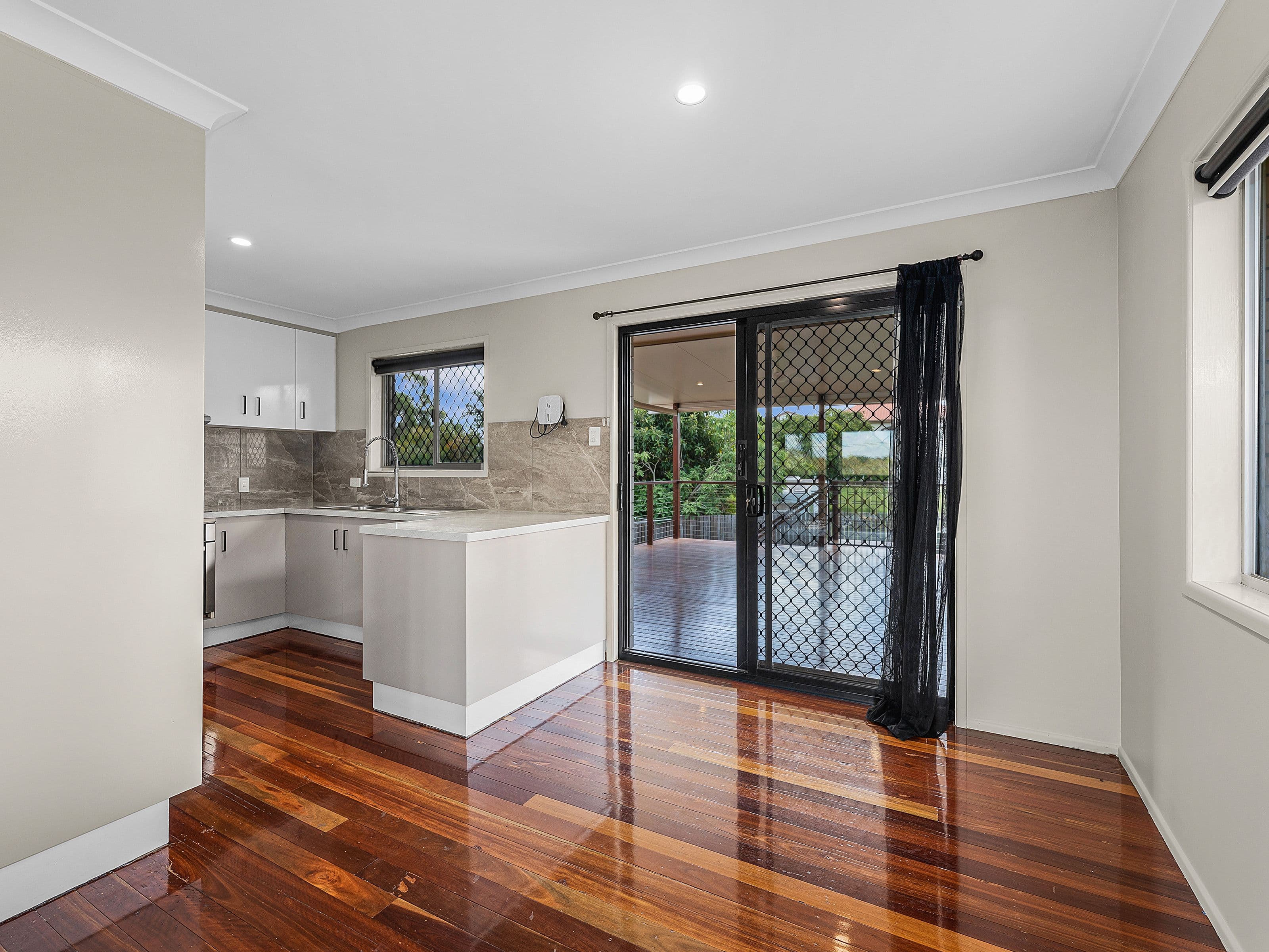 19 Skinner Crescent, Silkstone QLD 4304, Silkstone - Thumbnail 6