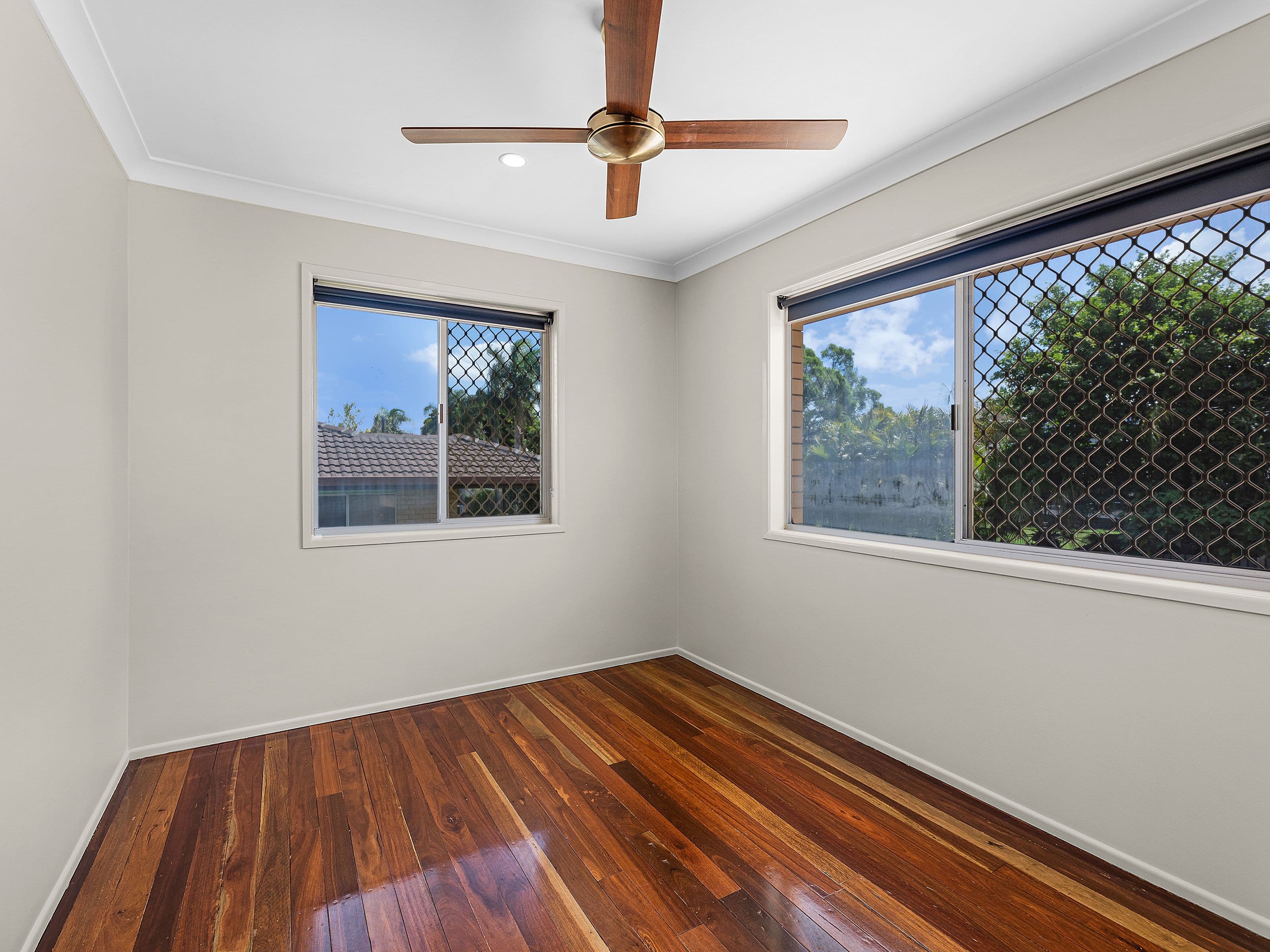 19 Skinner Crescent, Silkstone QLD 4304, Silkstone - Thumbnail 8