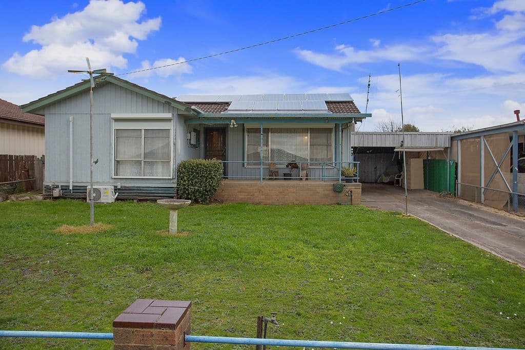 15 Tobruk Street, Cobden VIC 3266, Cobden - Image 1