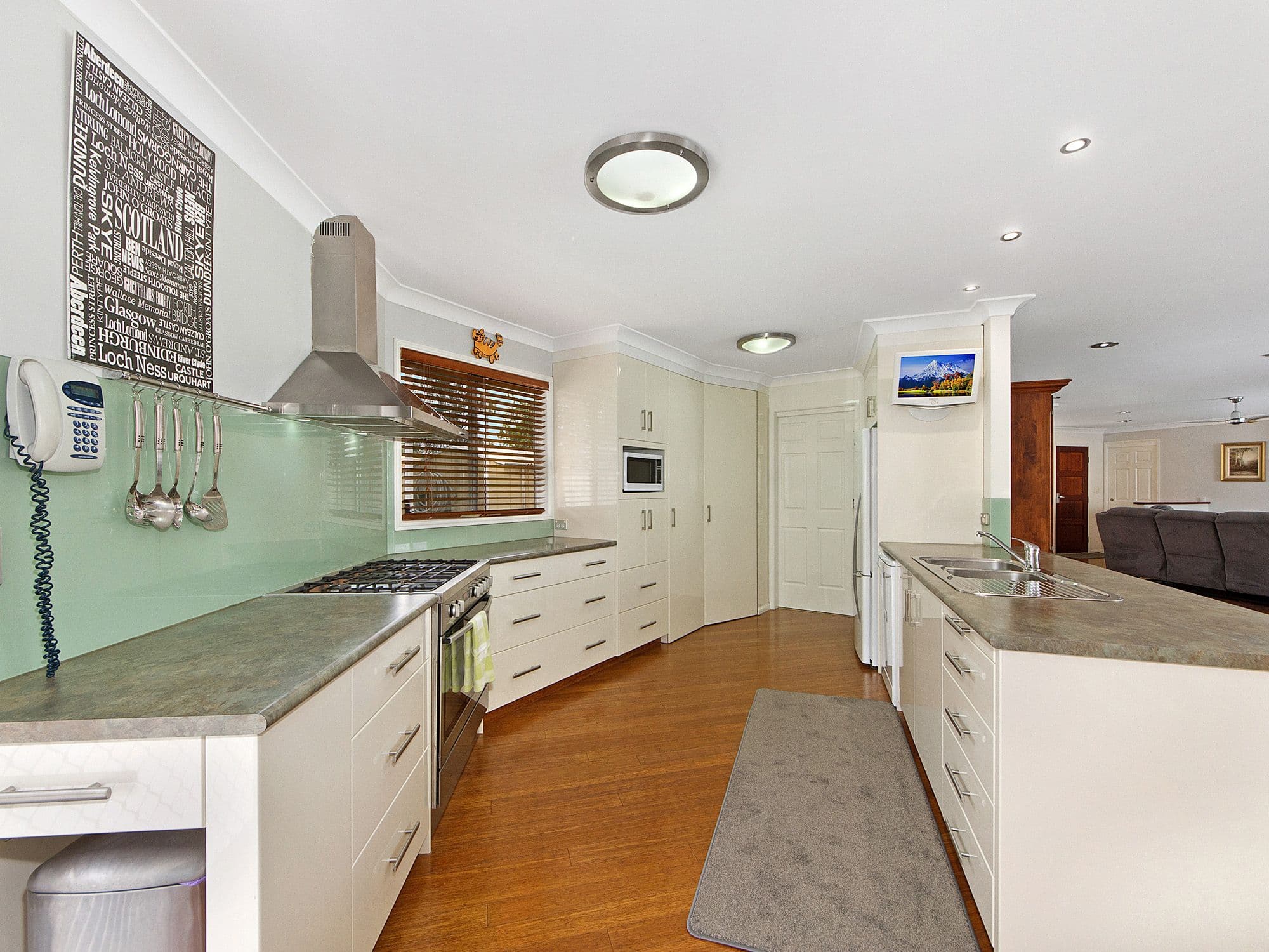 50 Kingaroy Avenue, Helensvale QLD 4212, Helensvale - Thumbnail 5