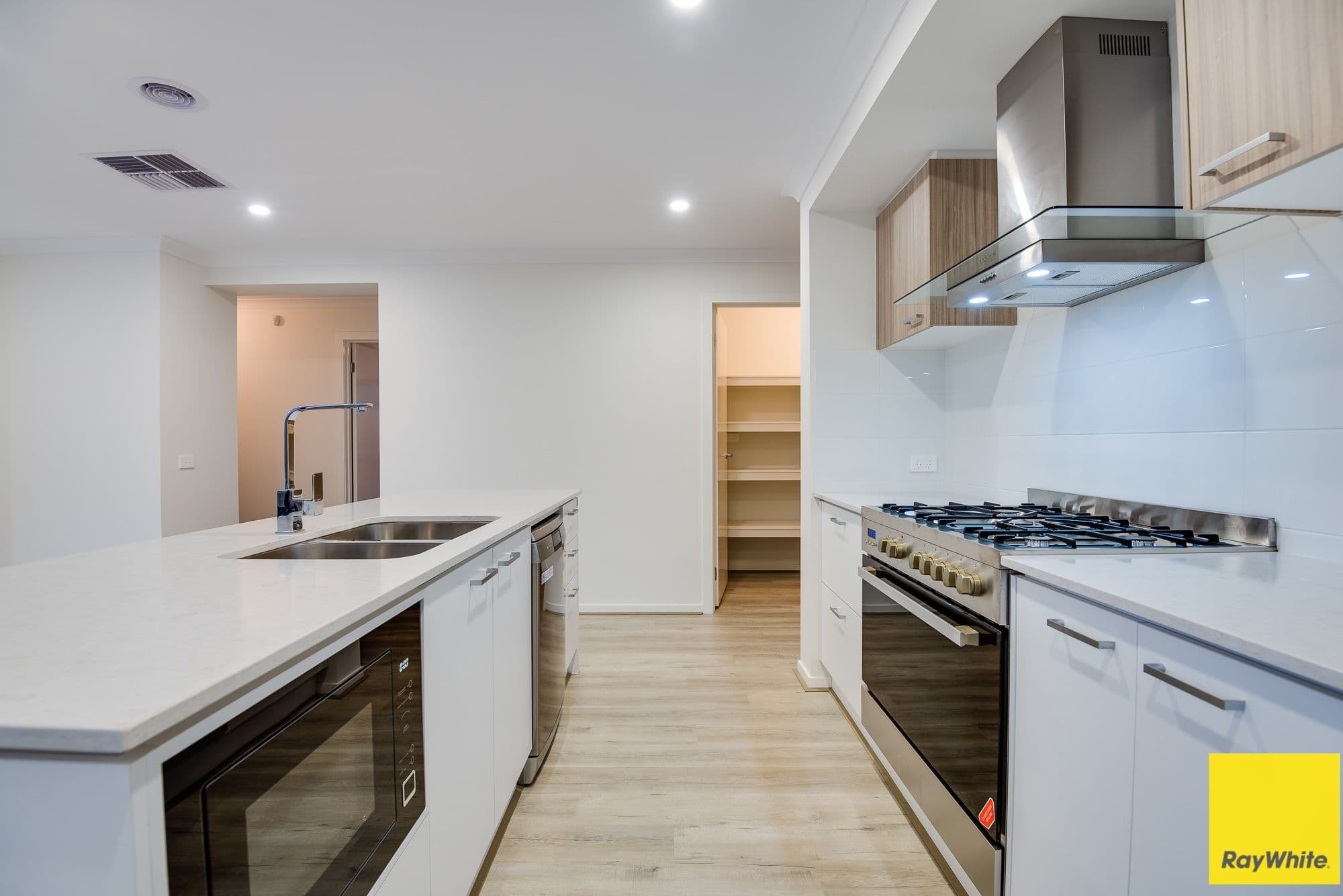 9 Plough Avenue, Truganina VIC 3029, Truganina - Thumbnail 7