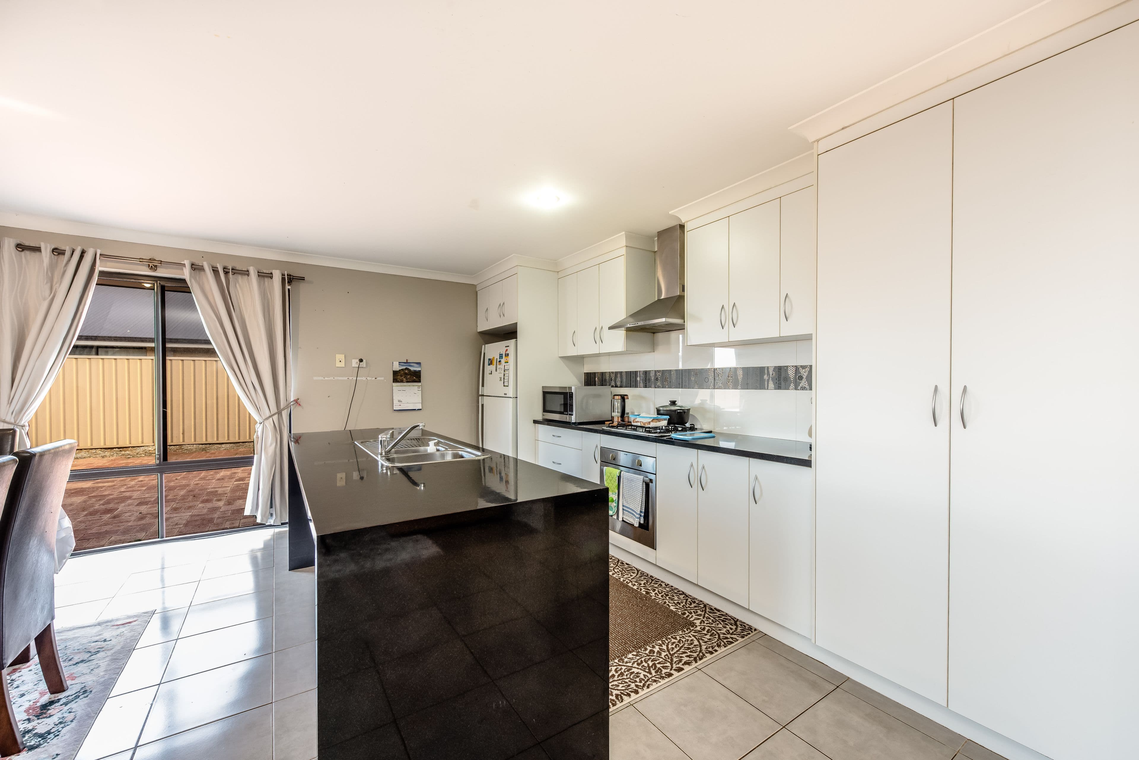 16 Rosapark Boulevard, Webberton WA 6530, Webberton - Thumbnail 2