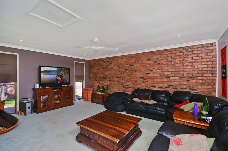 14 Kentia Court, ELANORA QLD 4221, Elanora - Thumbnail 4