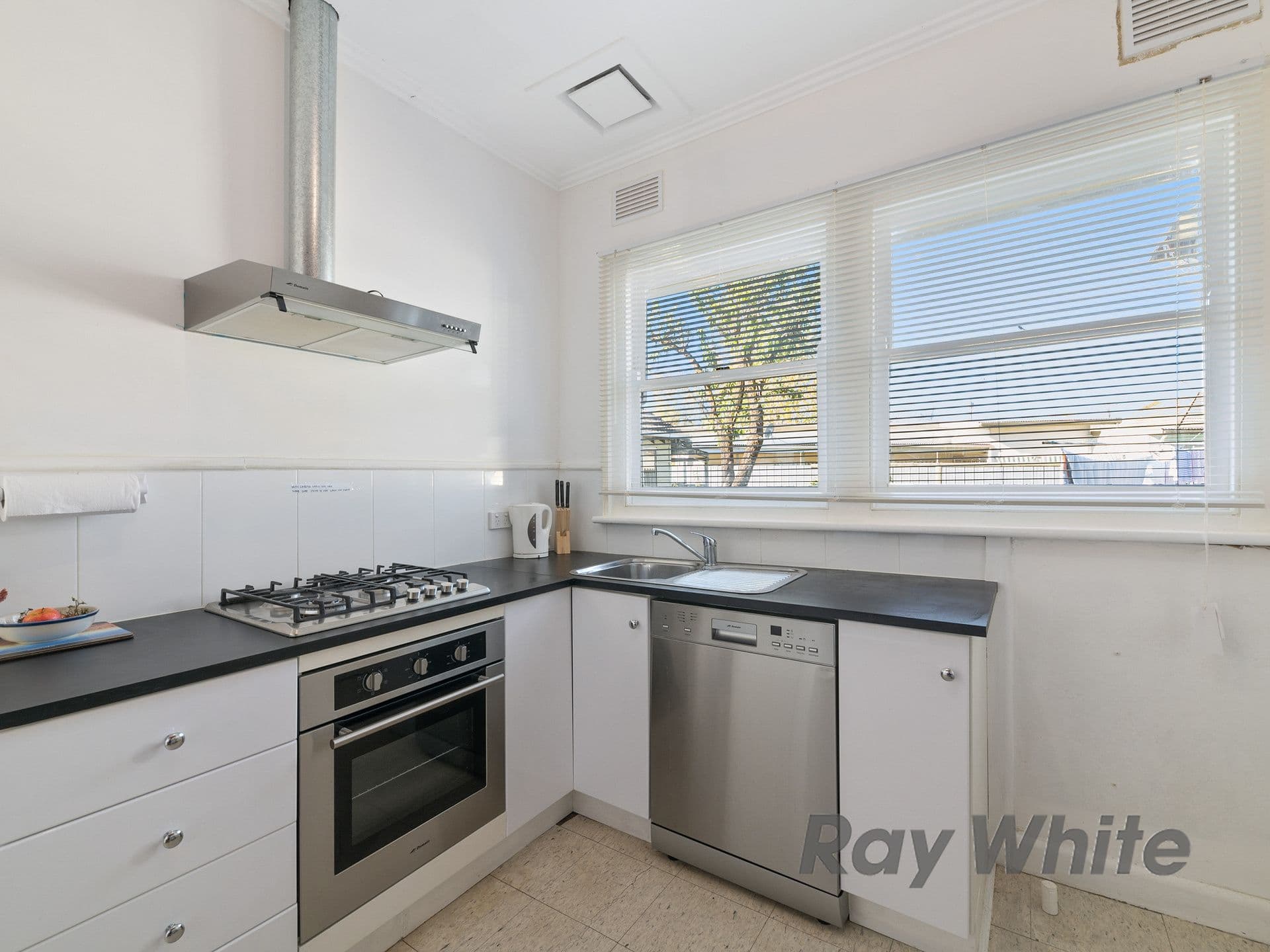 5 Clarke Street, Benalla VIC 3672, Benalla - Thumbnail 3
