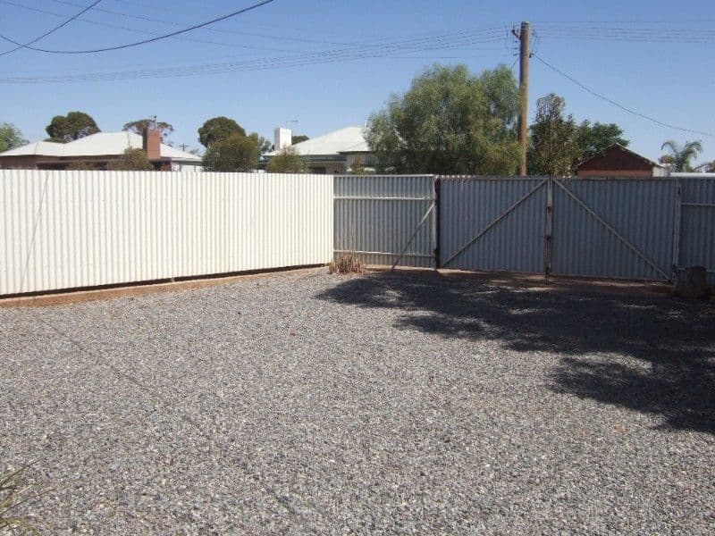 8 Talbot Street, BROKEN HILL NSW 2880, Broken Hill - Thumbnail 4