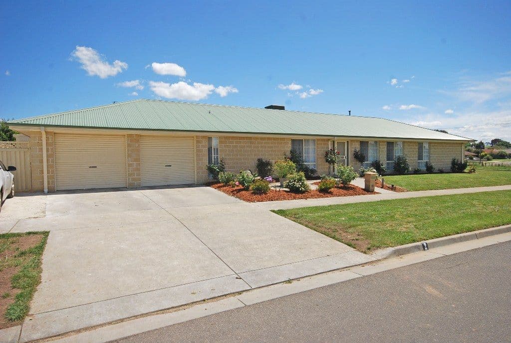 2 Mountview Drive, SEBASTOPOL VIC 3356, Sebastopol - Image 1