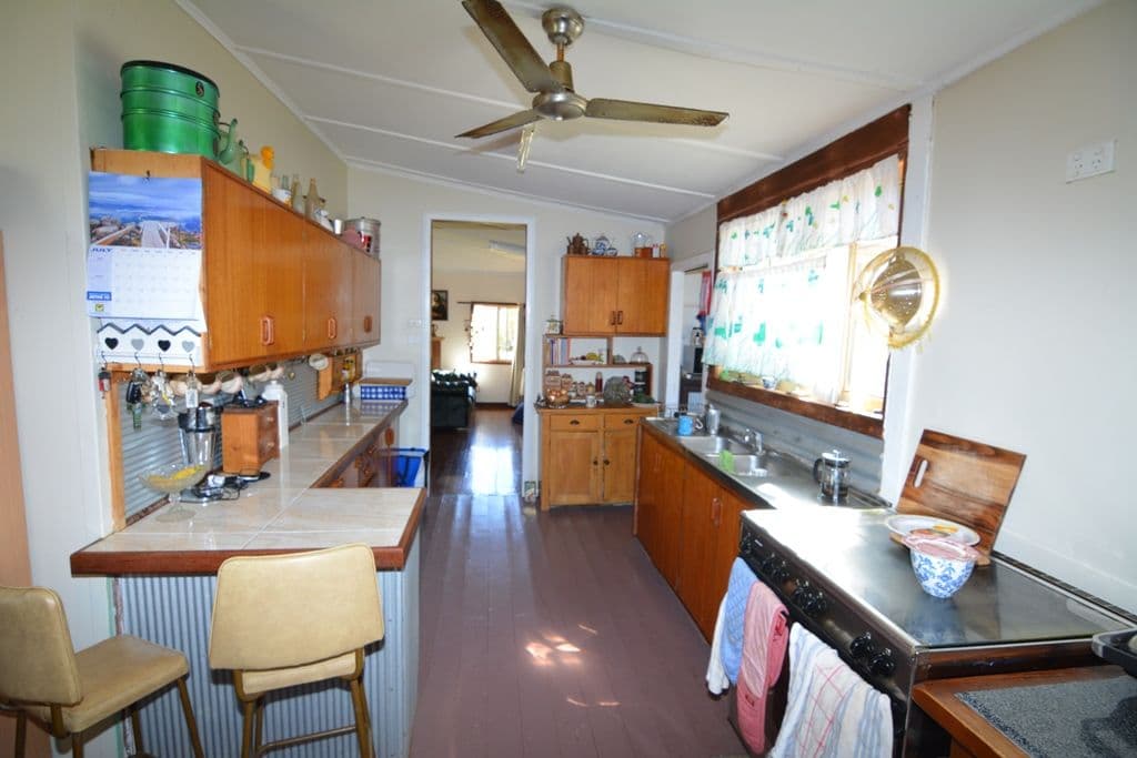 208 South River Road, Carnarvon WA 6701, Carnarvon - Thumbnail 2