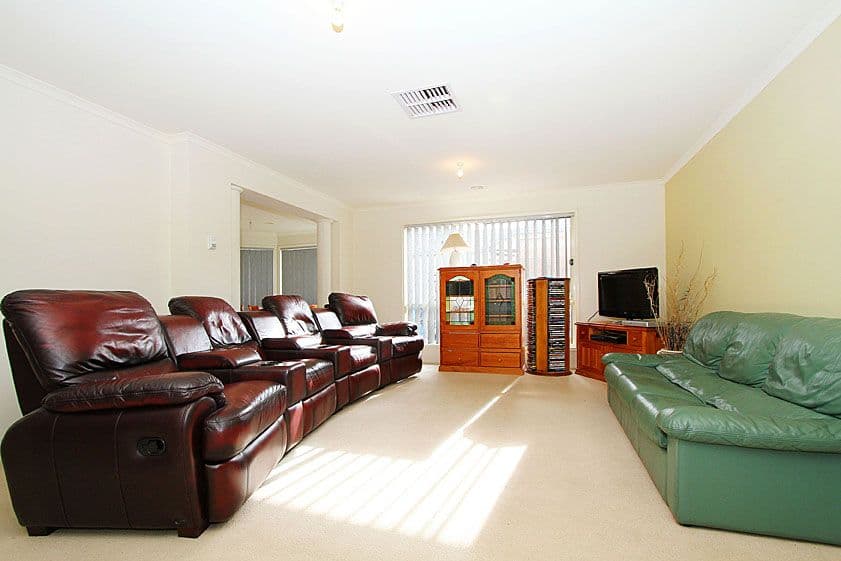 9 Waterdale Rise, CRAIGIEBURN VIC 3064, Craigieburn - Thumbnail 3