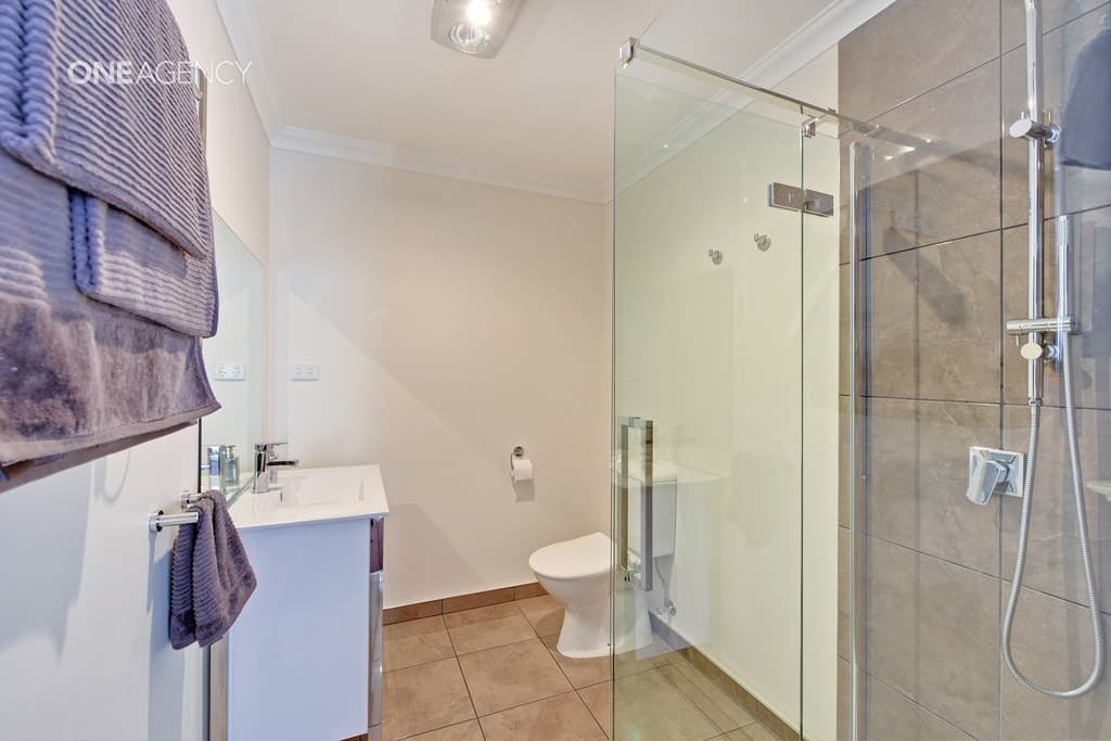 20 Manuka Drive, Romaine, Romaine - Thumbnail 5