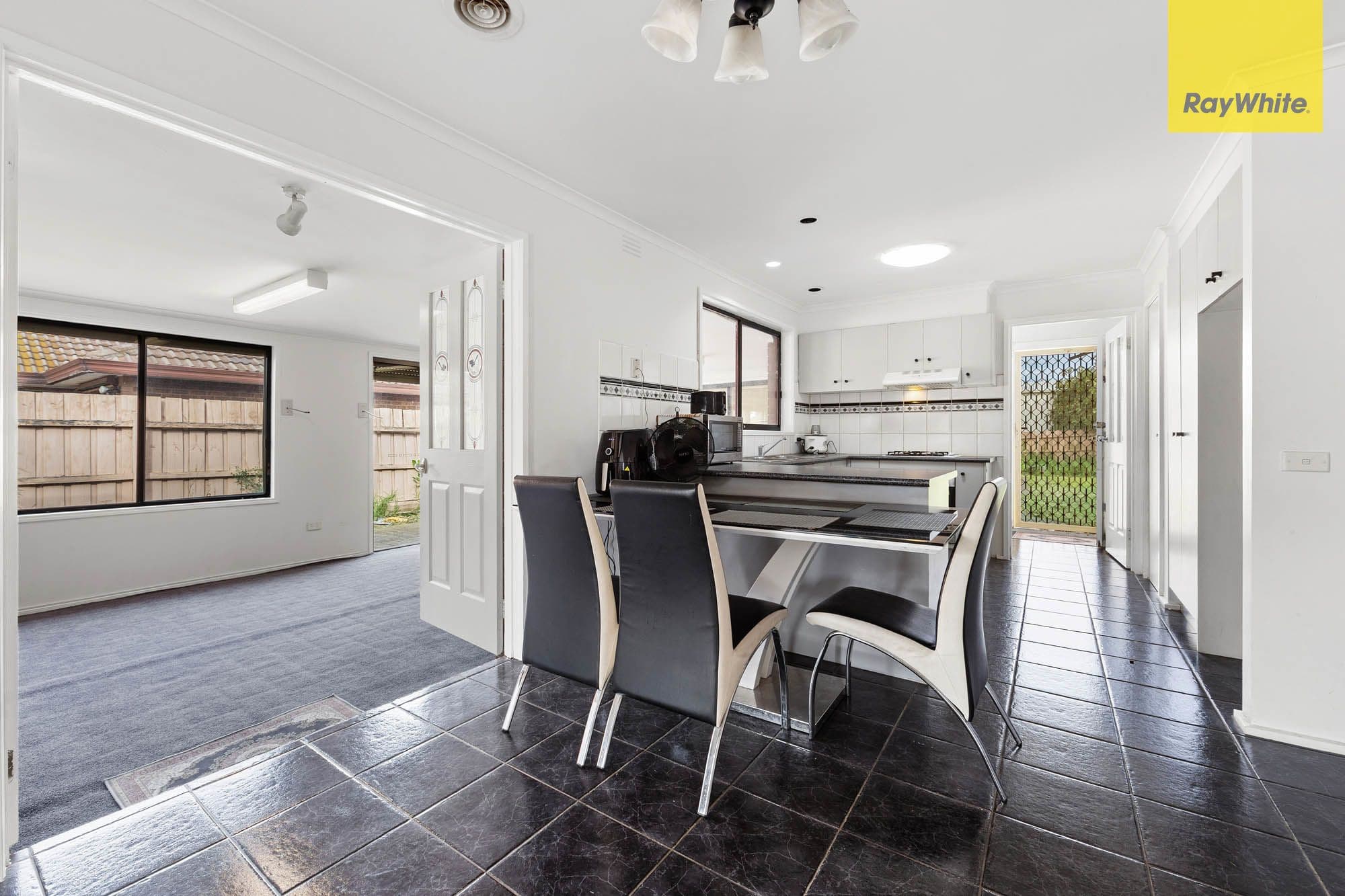 21 Bennett Street, Melton South VIC 3338, Melton South - Thumbnail 3