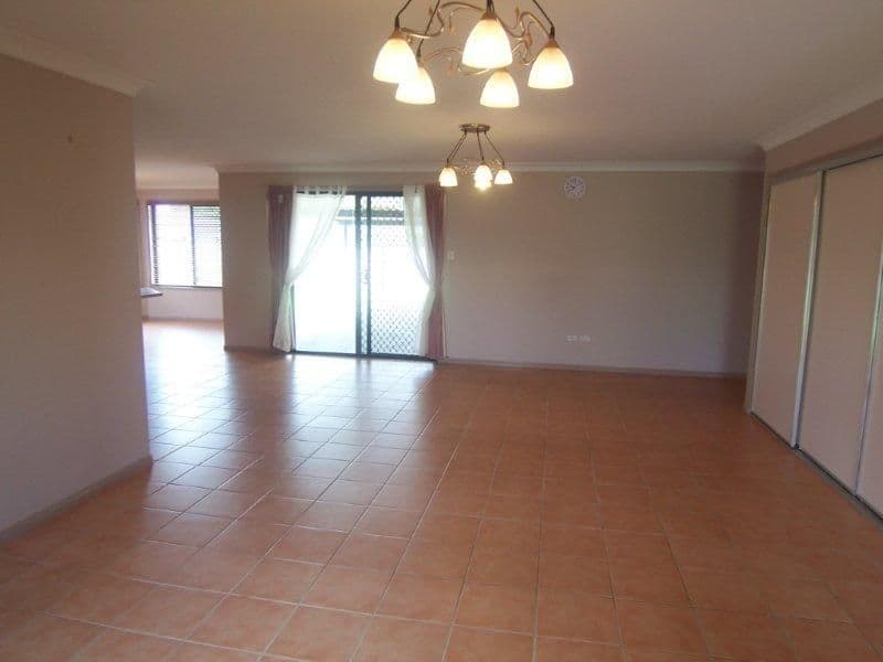18. Patron Crescent, GLENVALE QLD 4350, Glenvale - Thumbnail 5