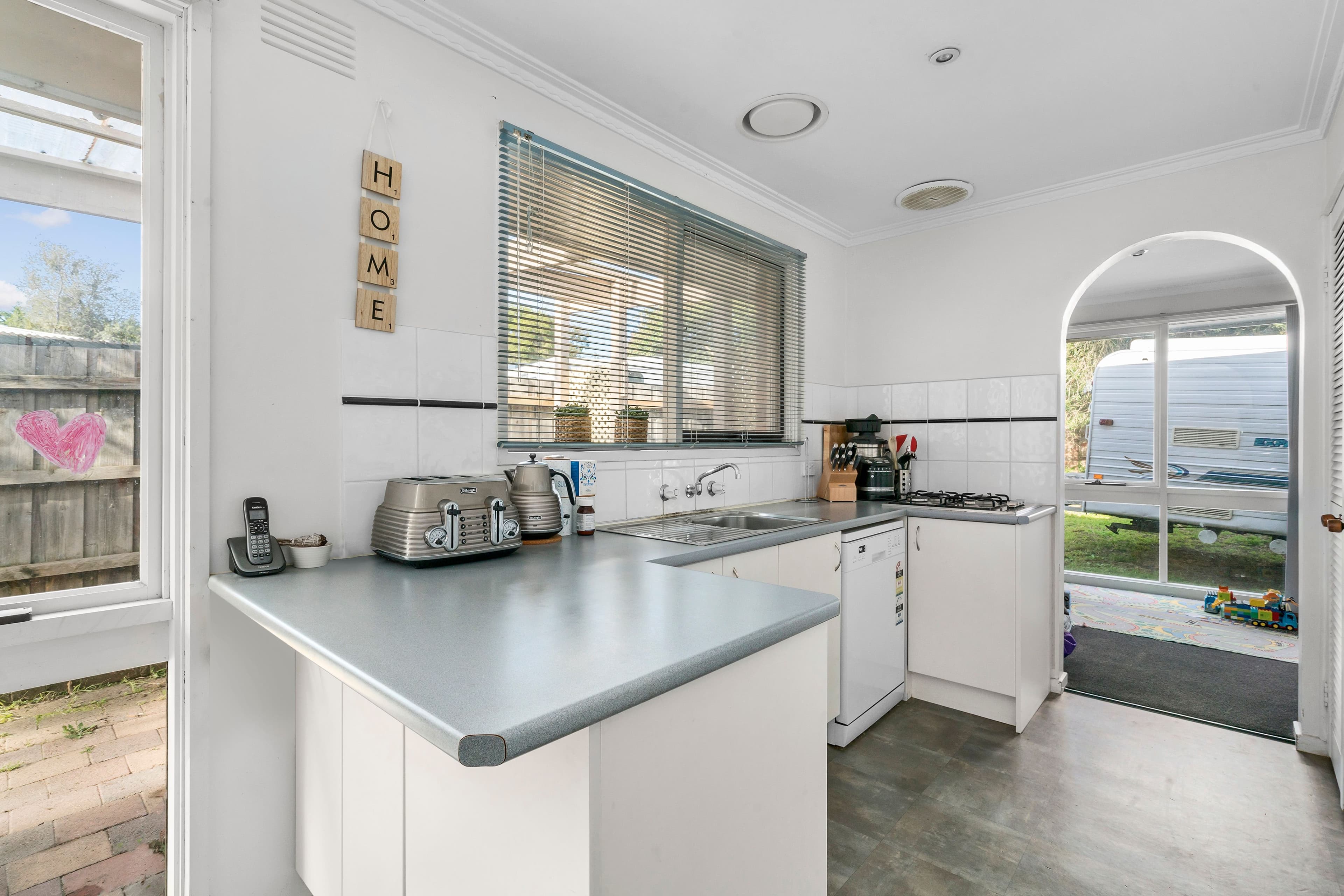 79 Robinsons Road, Frankston VIC 3199, Frankston - Thumbnail 3